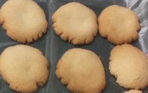 How to make almond cookies